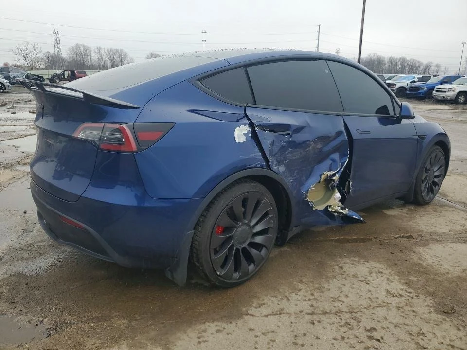 Tesla Model Y, снимка 3 - Автомобили и джипове - 54805440