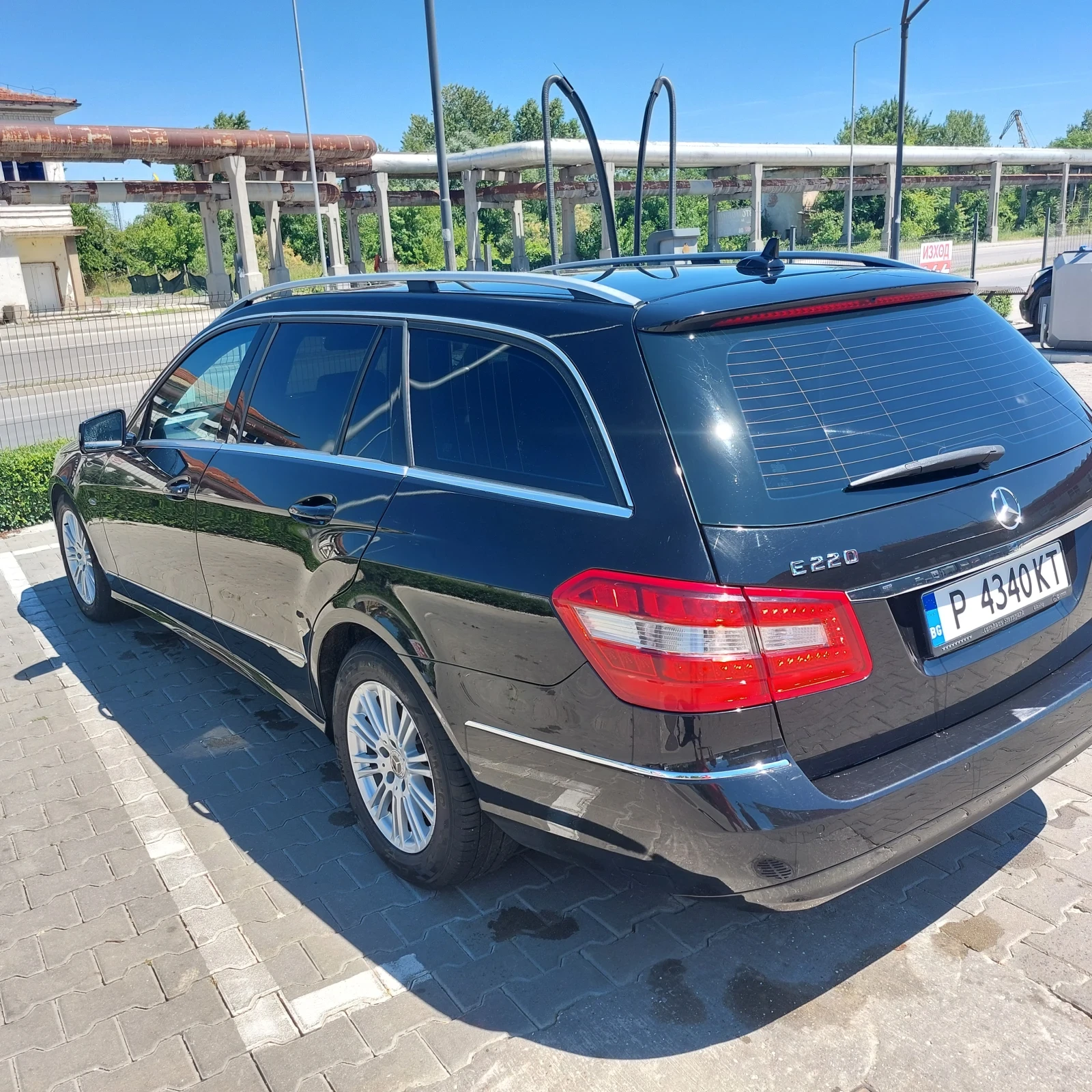 Mercedes-Benz E 220, снимка 4 - Автомобили и джипове - 54913412