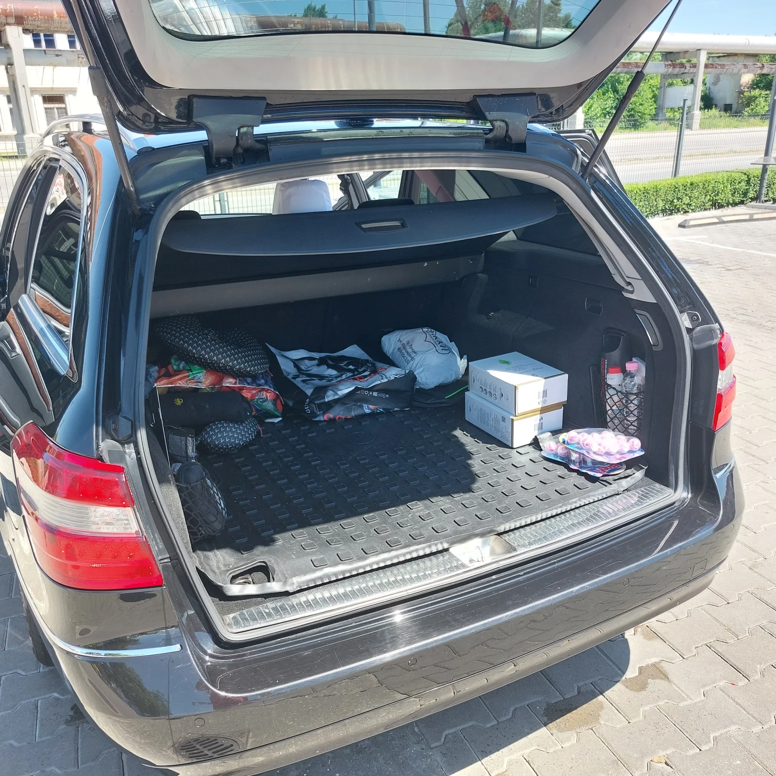 Mercedes-Benz E 220, снимка 7 - Автомобили и джипове - 54913412