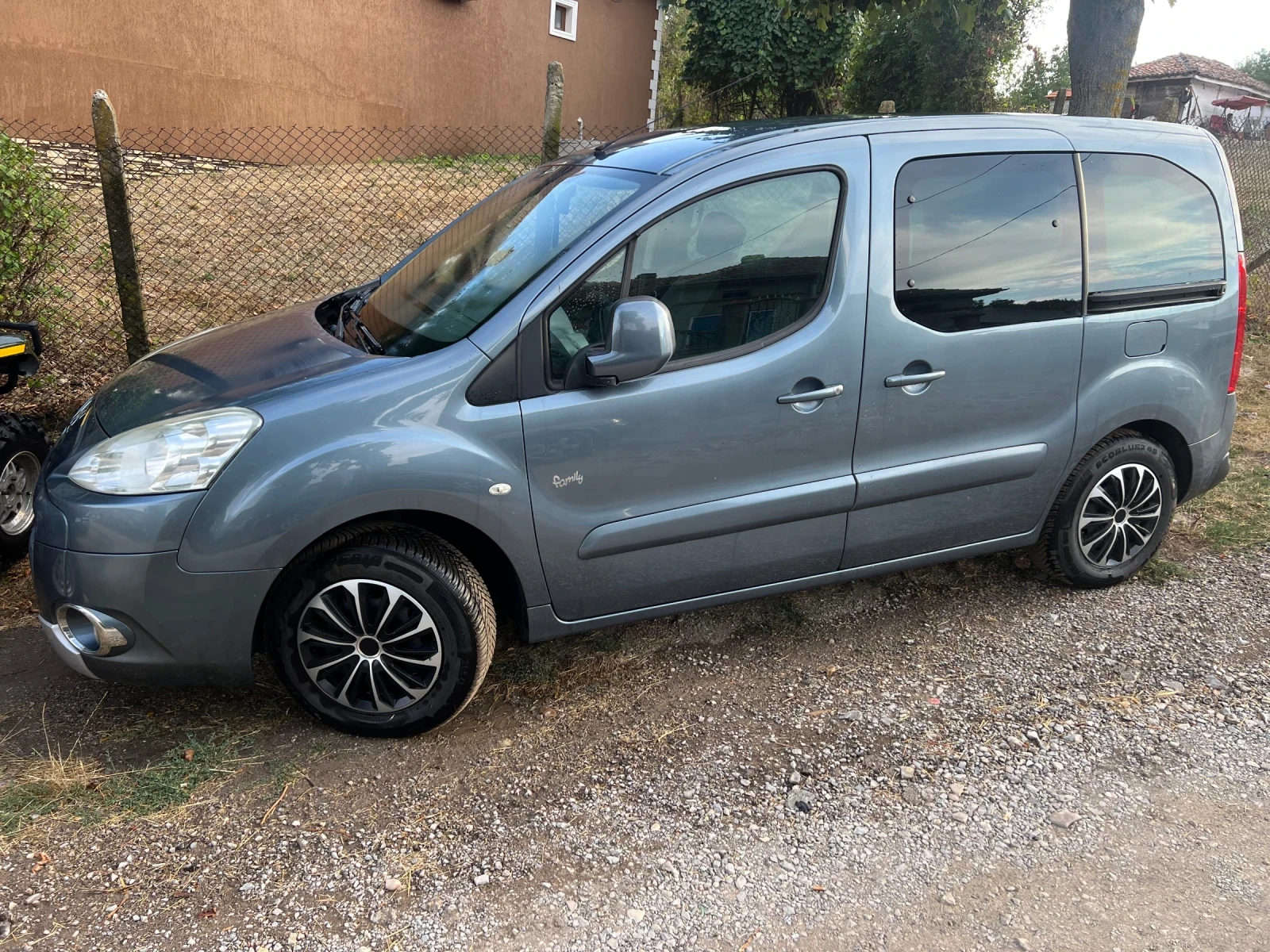 Peugeot Partner, снимка 4 - Автомобили и джипове - 54996279