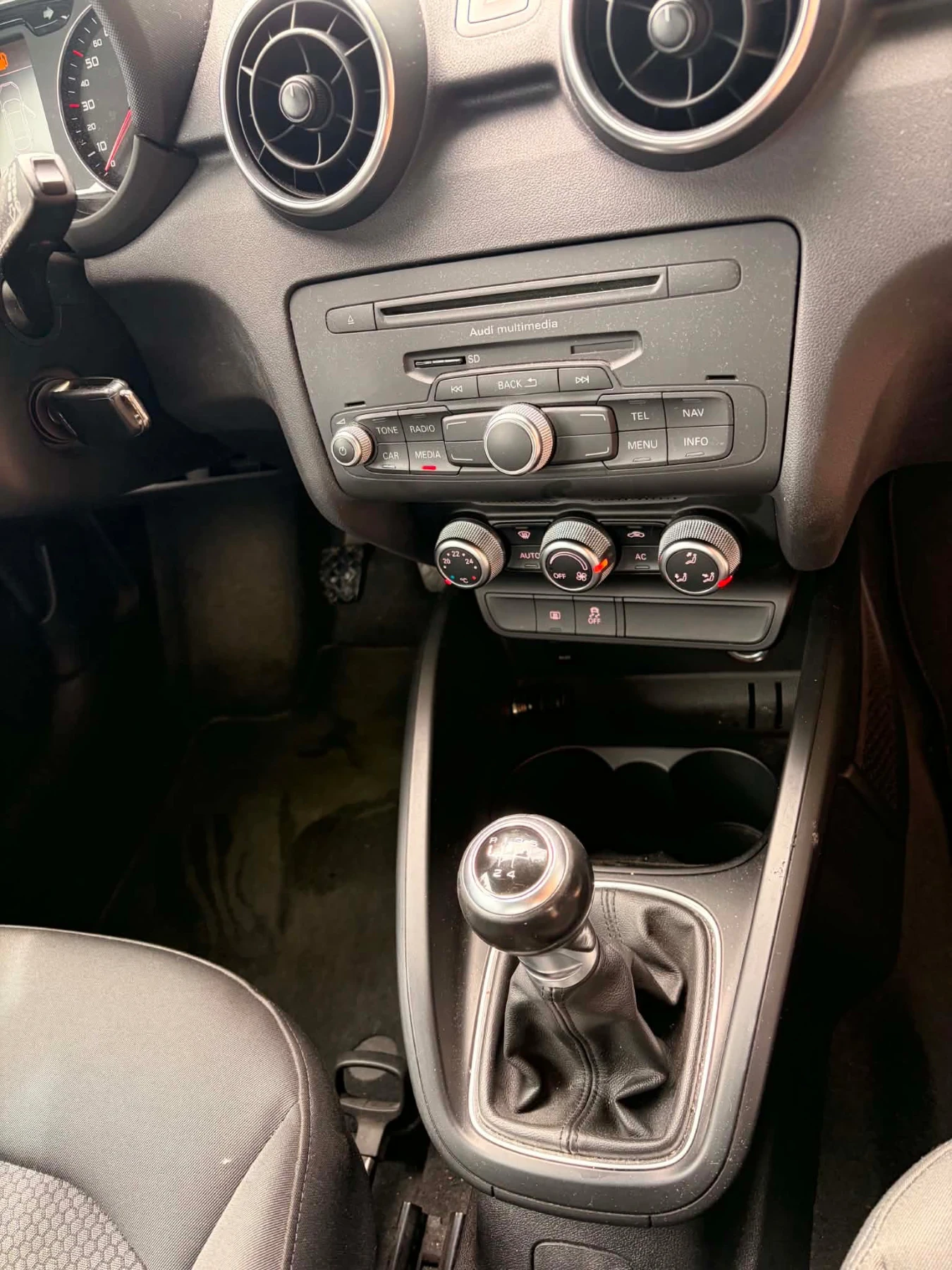 Audi A1, снимка 6 - Автомобили и джипове - 55040423