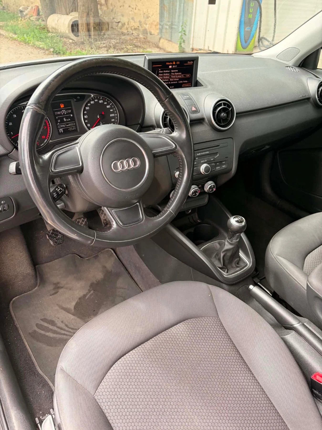 Audi A1, снимка 12 - Автомобили и джипове - 55040423
