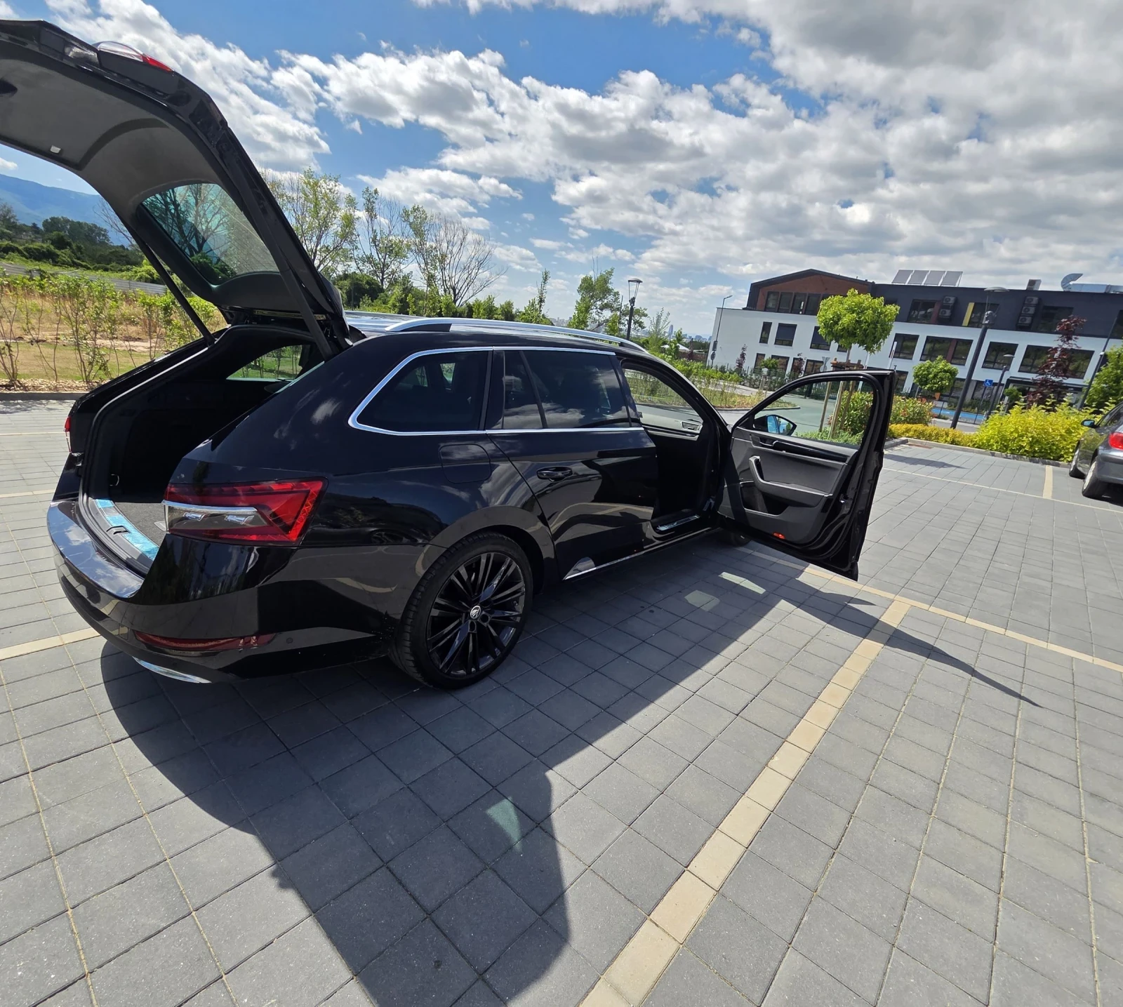 Skoda Superb 4x4 Laurin& Klement, снимка 15 - Автомобили и джипове - 55281512