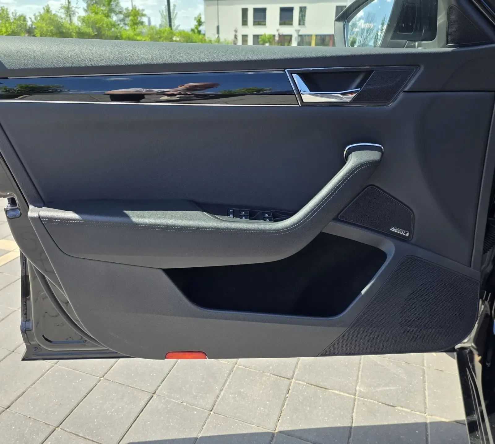 Skoda Superb 4x4 Laurin& Klement, снимка 6 - Автомобили и джипове - 55281512