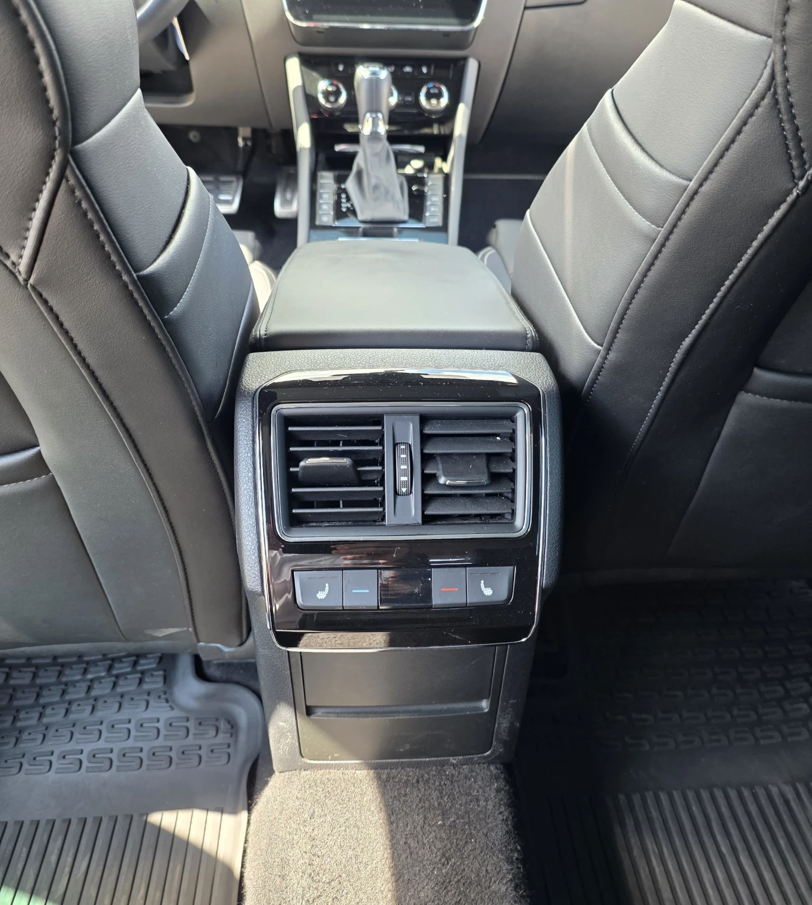 Skoda Superb 4x4 Laurin& Klement, снимка 10 - Автомобили и джипове - 55281512