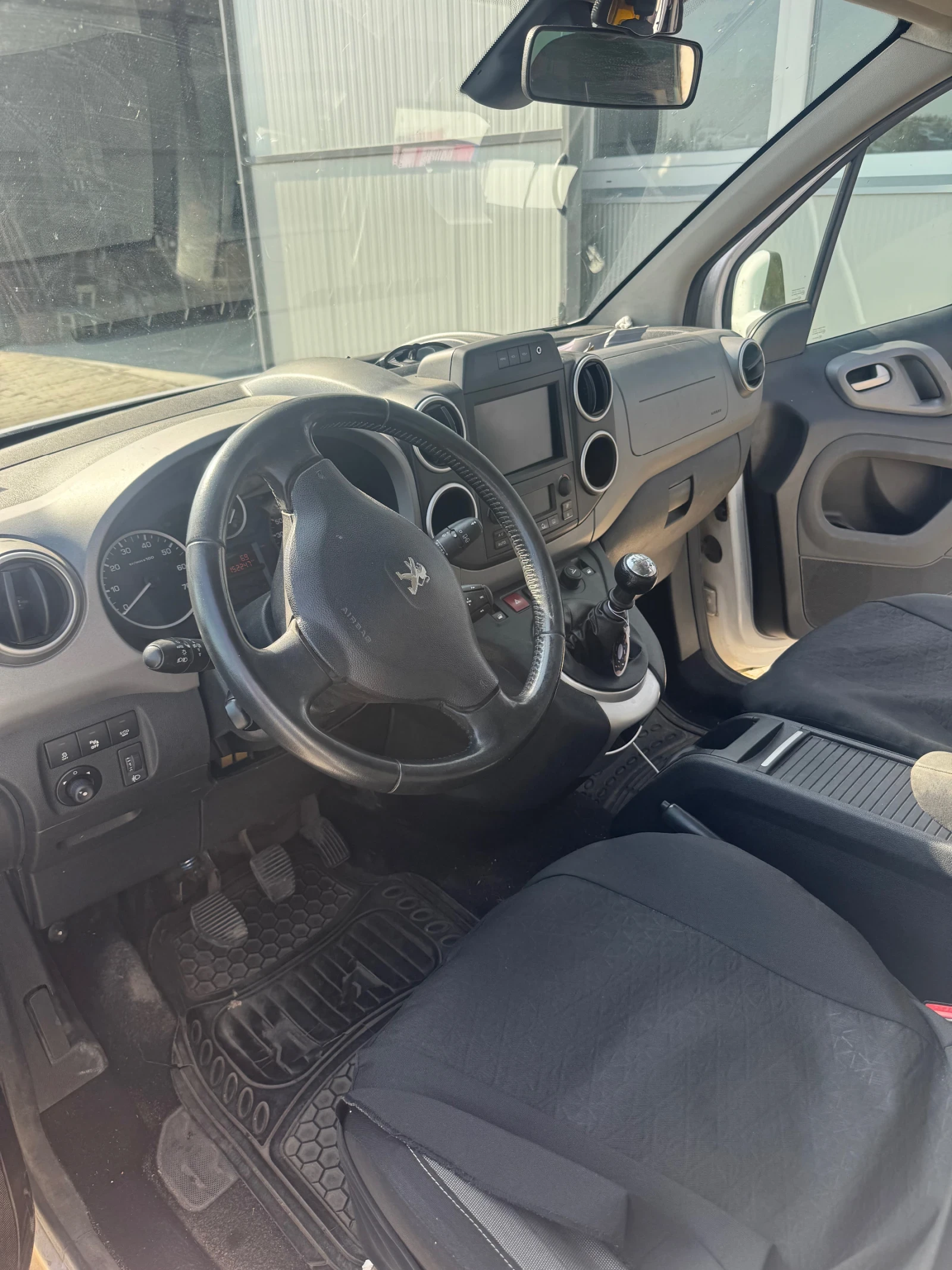 Peugeot Partner 1.6 HDI, снимка 3 - Автомобили и джипове - 55400710