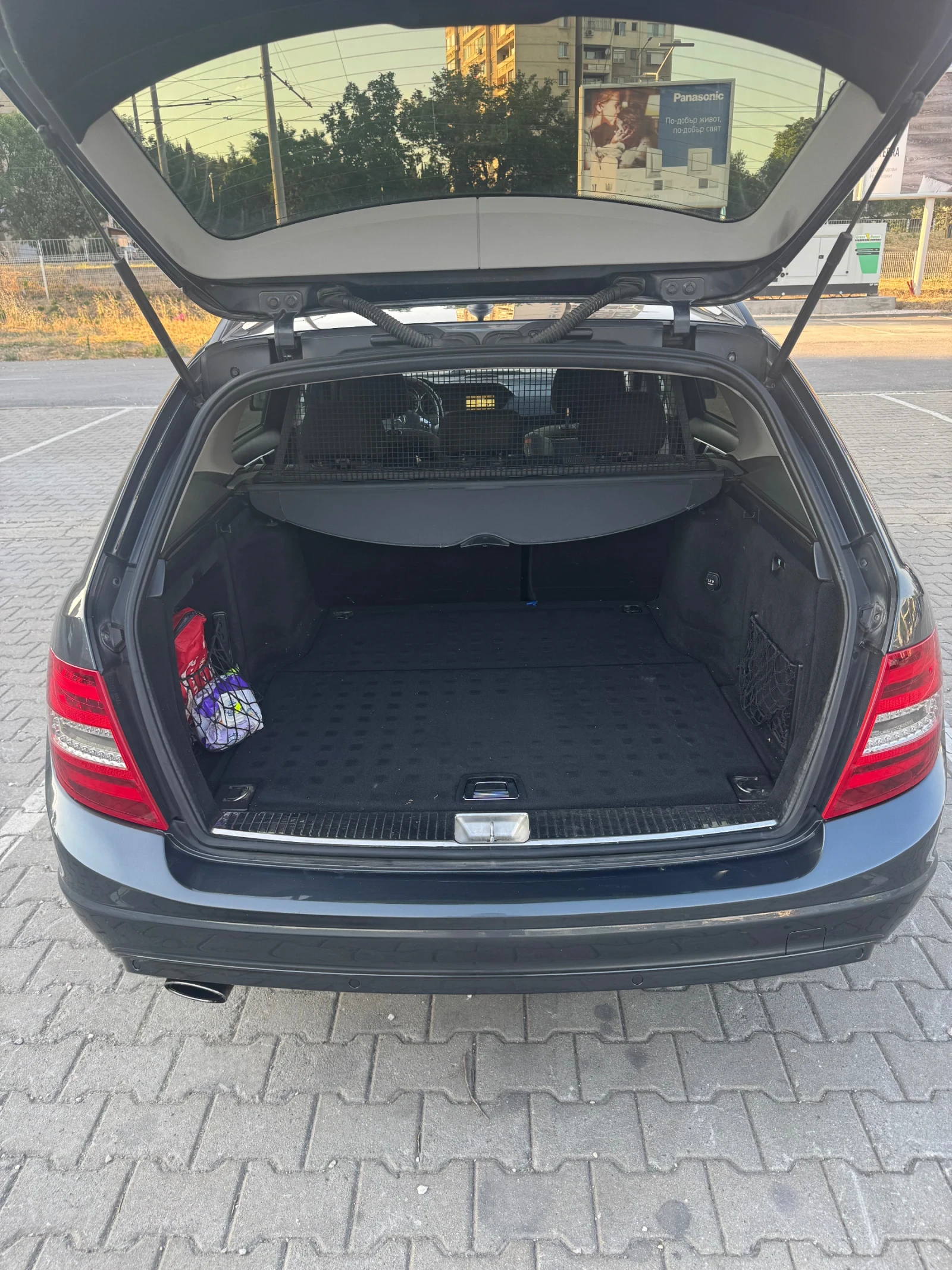 Mercedes-Benz C 220, снимка 11 - Автомобили и джипове - 55450875