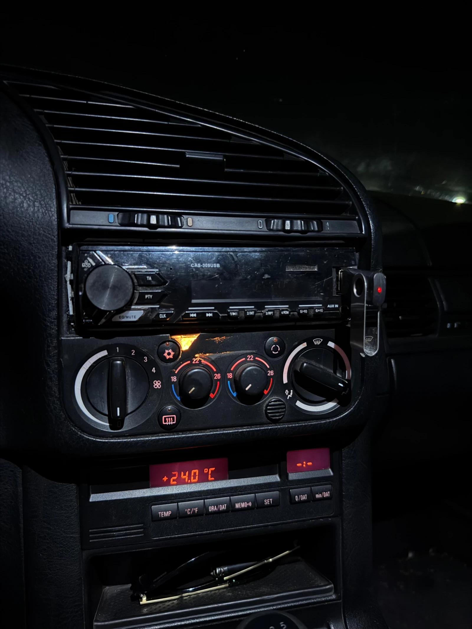 BMW 318 1.8is, снимка 16 - Автомобили и джипове - 55827654