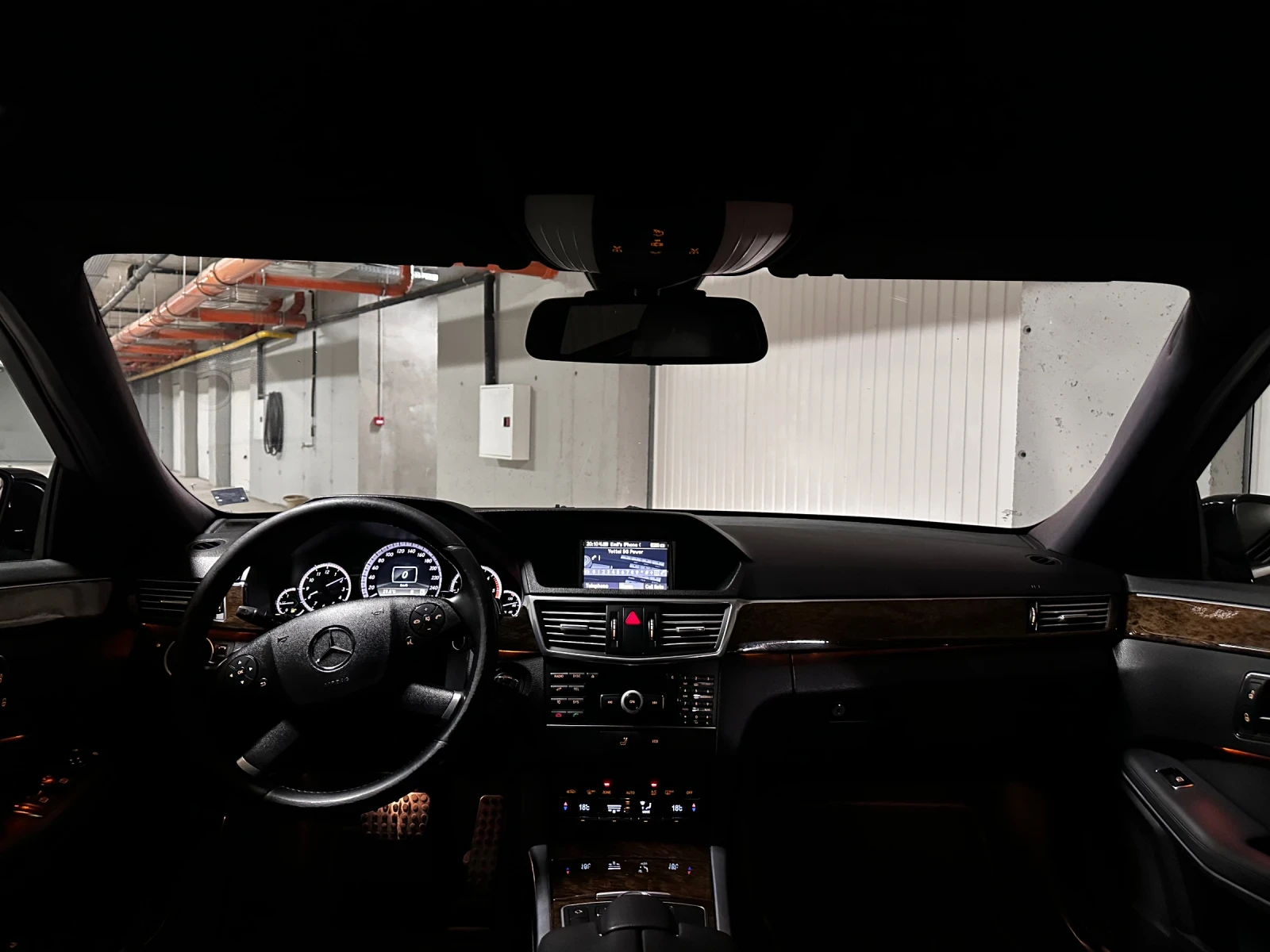 Mercedes-Benz E 200 BlueEFFICIENCY 2.2CDI, снимка 14 - Автомобили и джипове - 55931438
