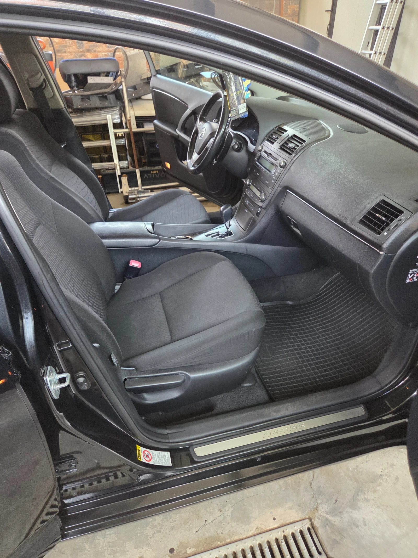 Toyota Avensis, снимка 10 - Автомобили и джипове - 55964306