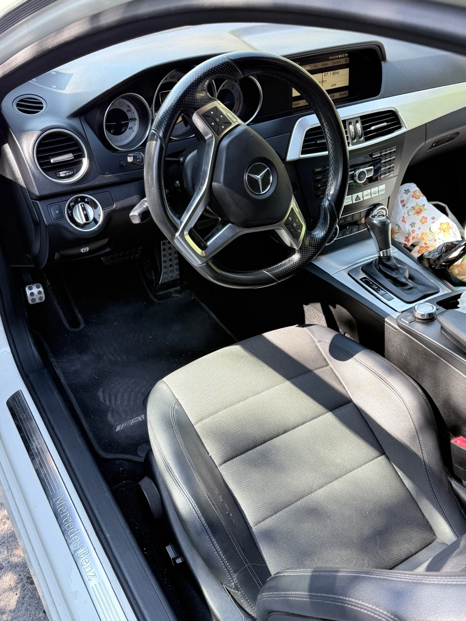 Mercedes-Benz C 220, снимка 3 - Автомобили и джипове - 56018581