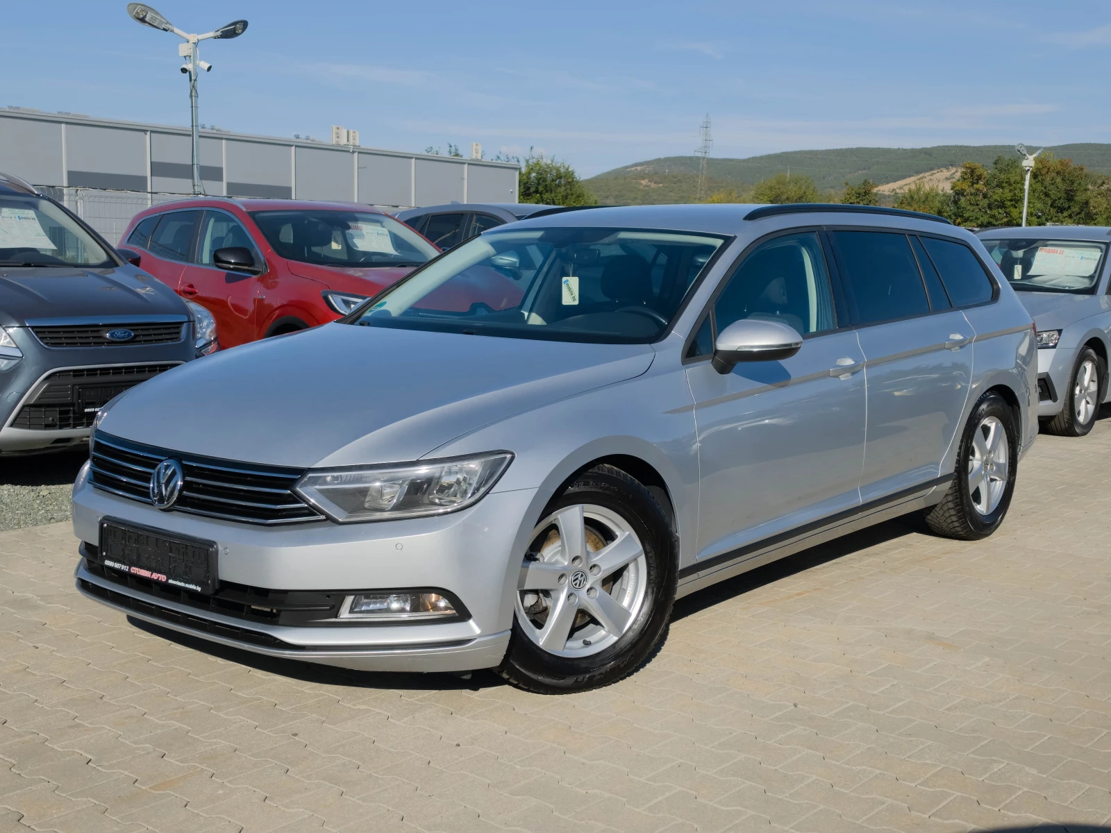VW Passat 2.0* 150кс* Дистроник* Нави* keyless, снимка 2 - Автомобили и джипове - 56324042