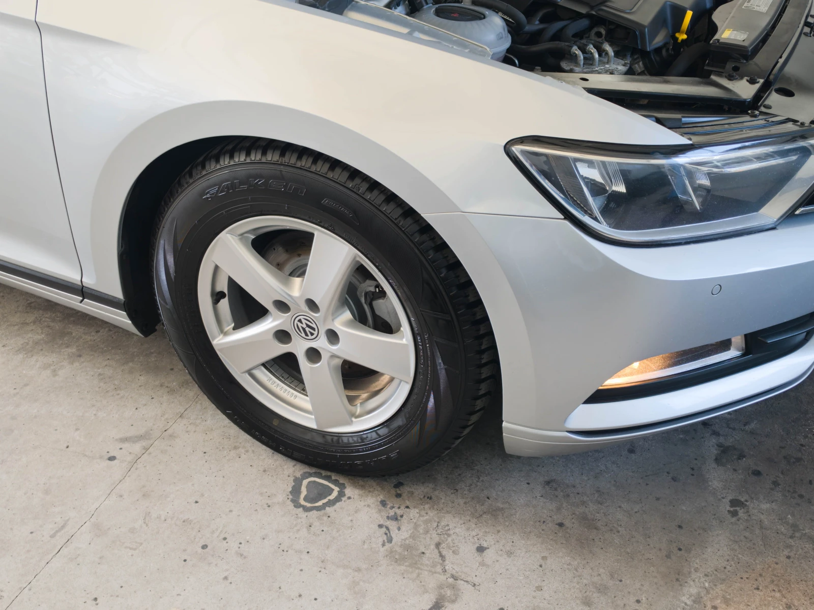 VW Passat 2.0* 150кс* Дистроник* Нави* keyless, снимка 16 - Автомобили и джипове - 56324042