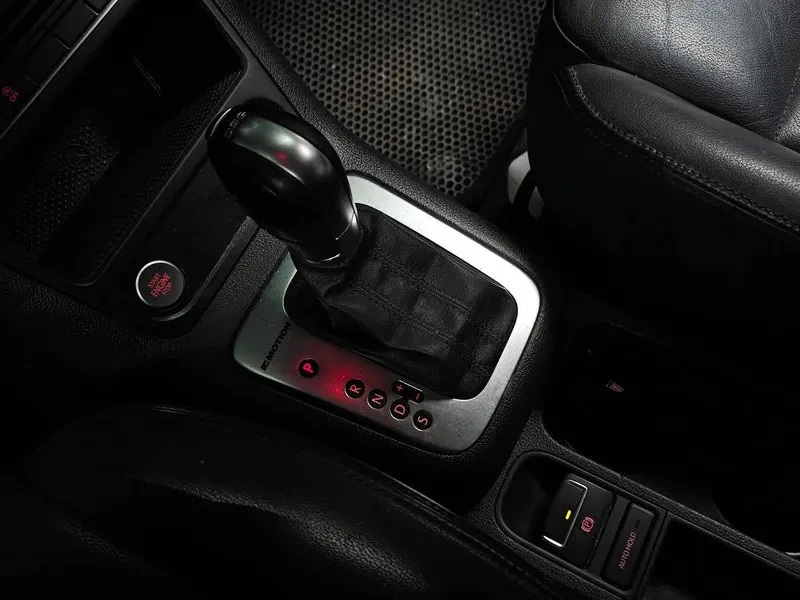 VW Tiguan 2.0 COMFORT, снимка 6 - Автомобили и джипове - 55446695