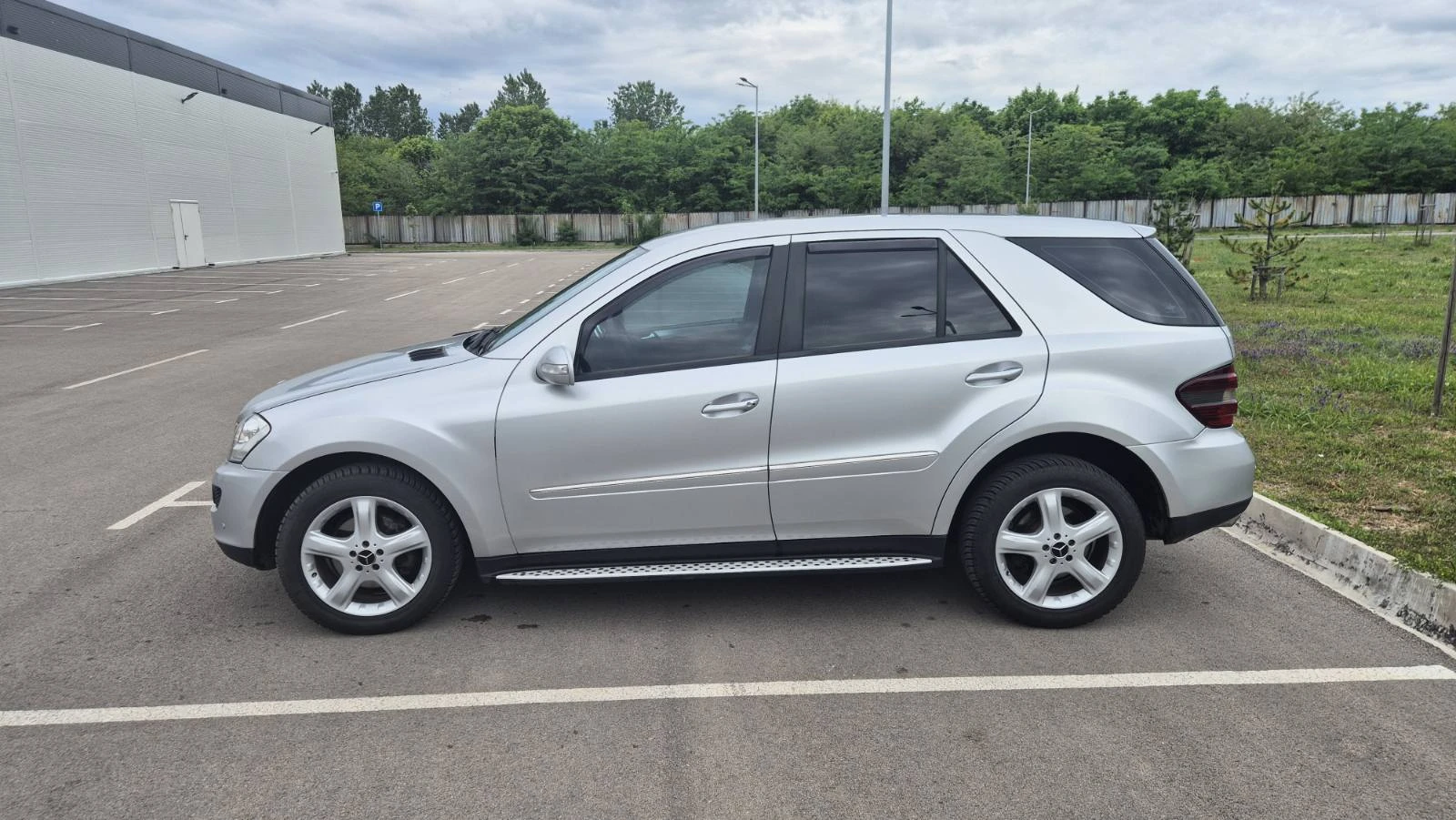 Mercedes-Benz ML 320, снимка 3 - Автомобили и джипове - 54642646