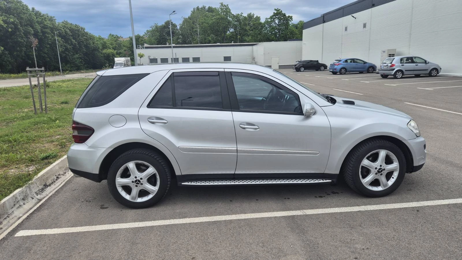 Mercedes-Benz ML 320, снимка 4 - Автомобили и джипове - 54642646