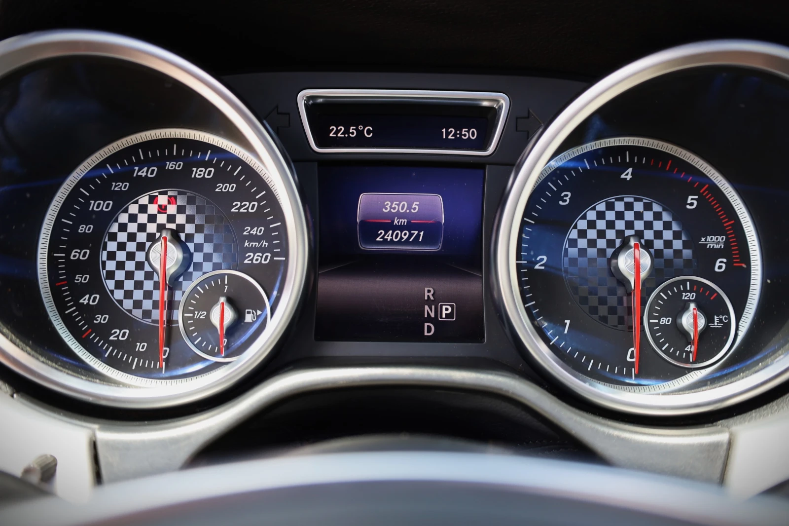 Mercedes-Benz GLE 350 3.0 D AMG LINE, снимка 11 - Автомобили и джипове - 55223145