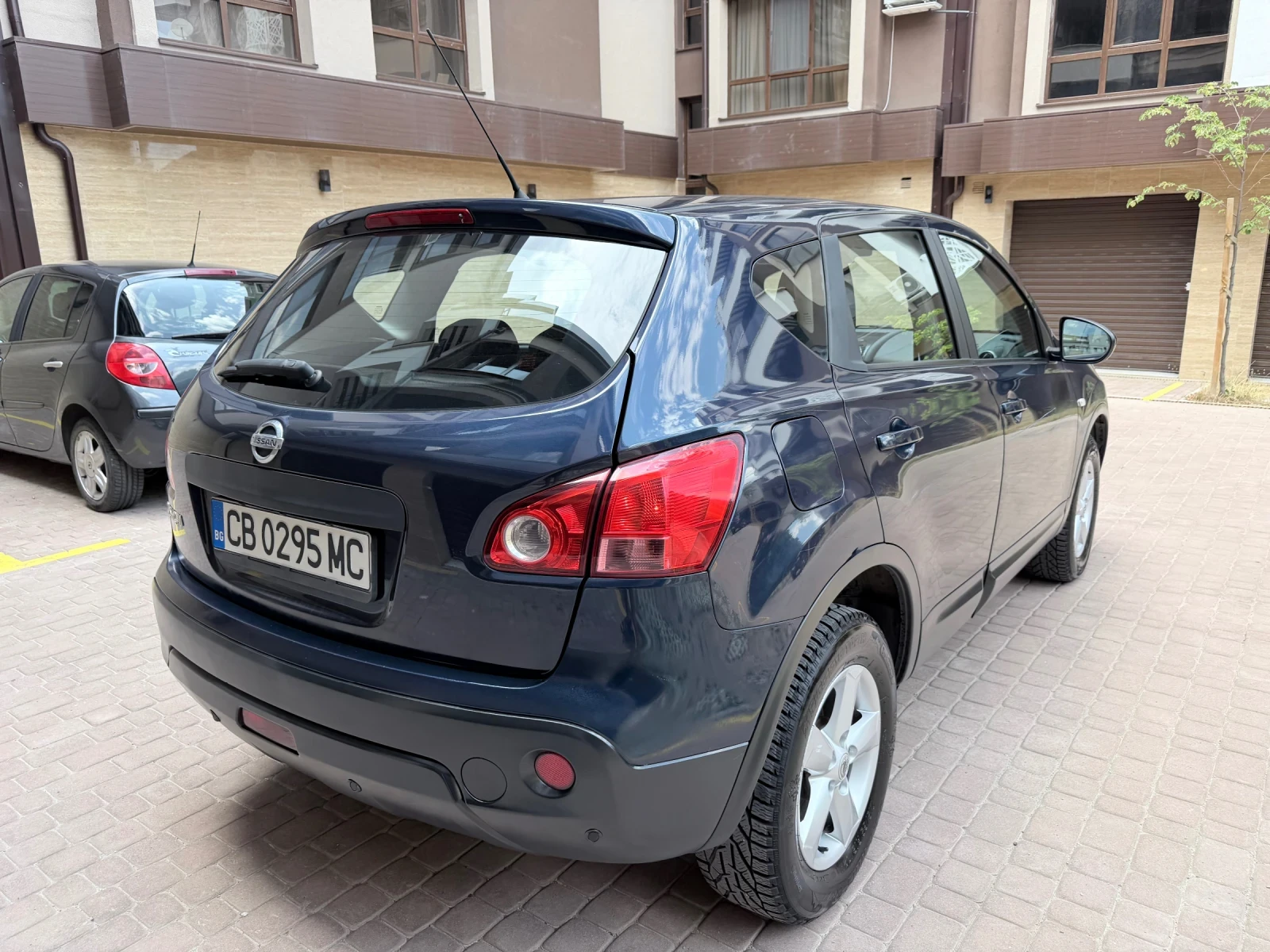 Nissan Qashqai, снимка 4 - Автомобили и джипове - 55659569