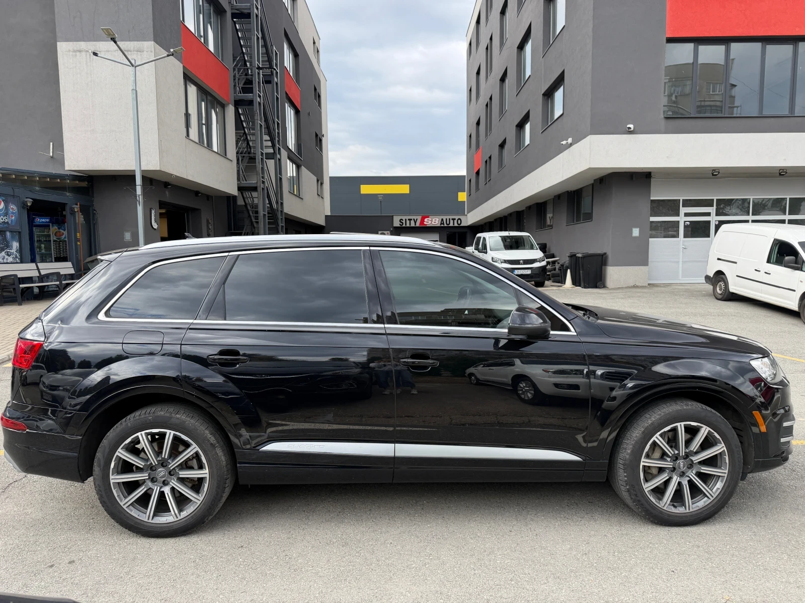 Audi Q7, снимка 3 - Автомобили и джипове - 56304429