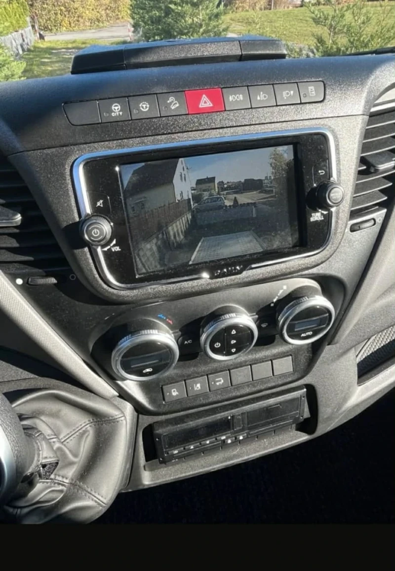 Iveco Daily, снимка 9 - Бусове и автобуси - 52542352