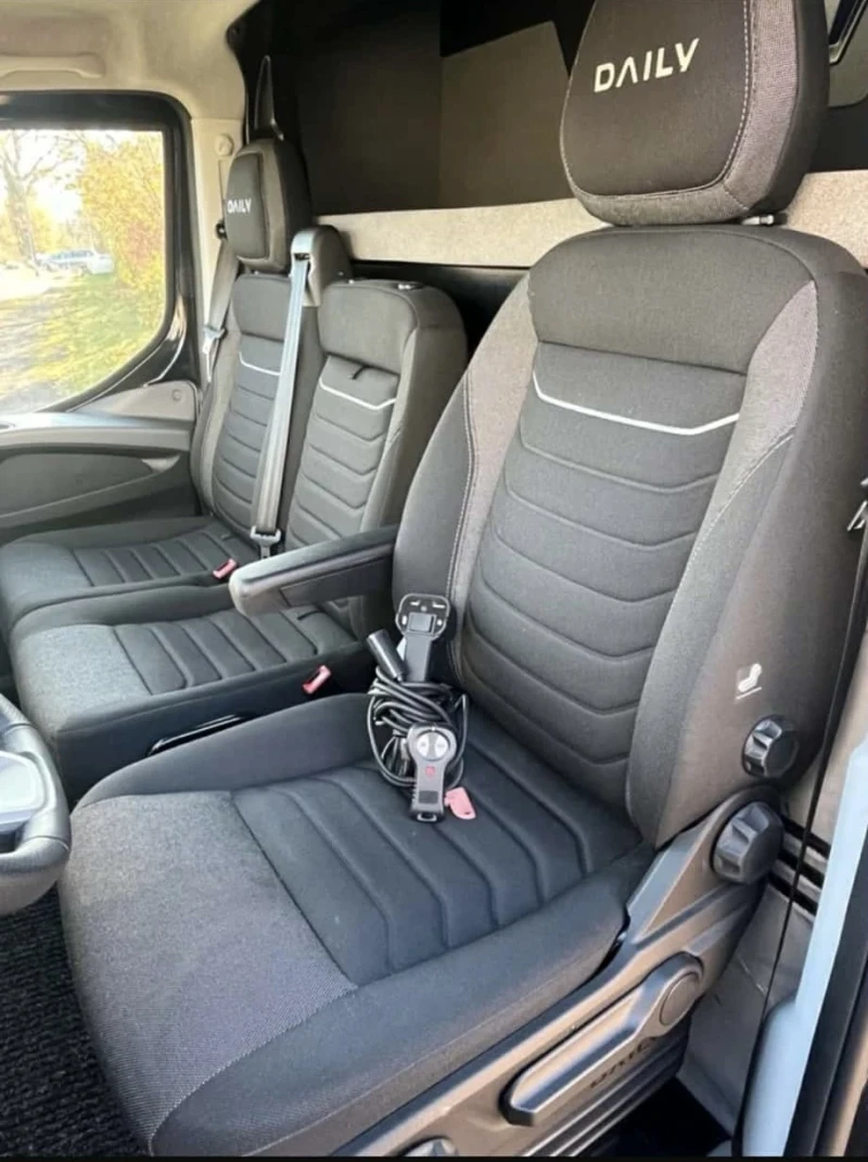 Iveco Daily, снимка 6 - Бусове и автобуси - 52542352