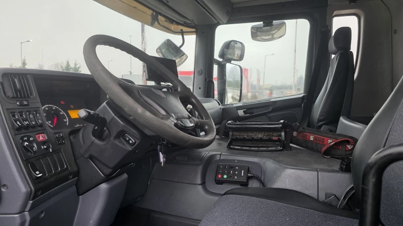 Scania P 380 EURO 4 Кран HIAB 166-E HIDUO 8X4, снимка 14 - Камиони - 52659838