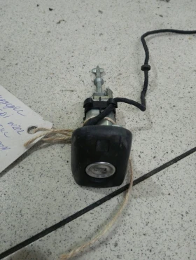 Патрон врата преден ляв Мерцедес Ц220 w202 00г.