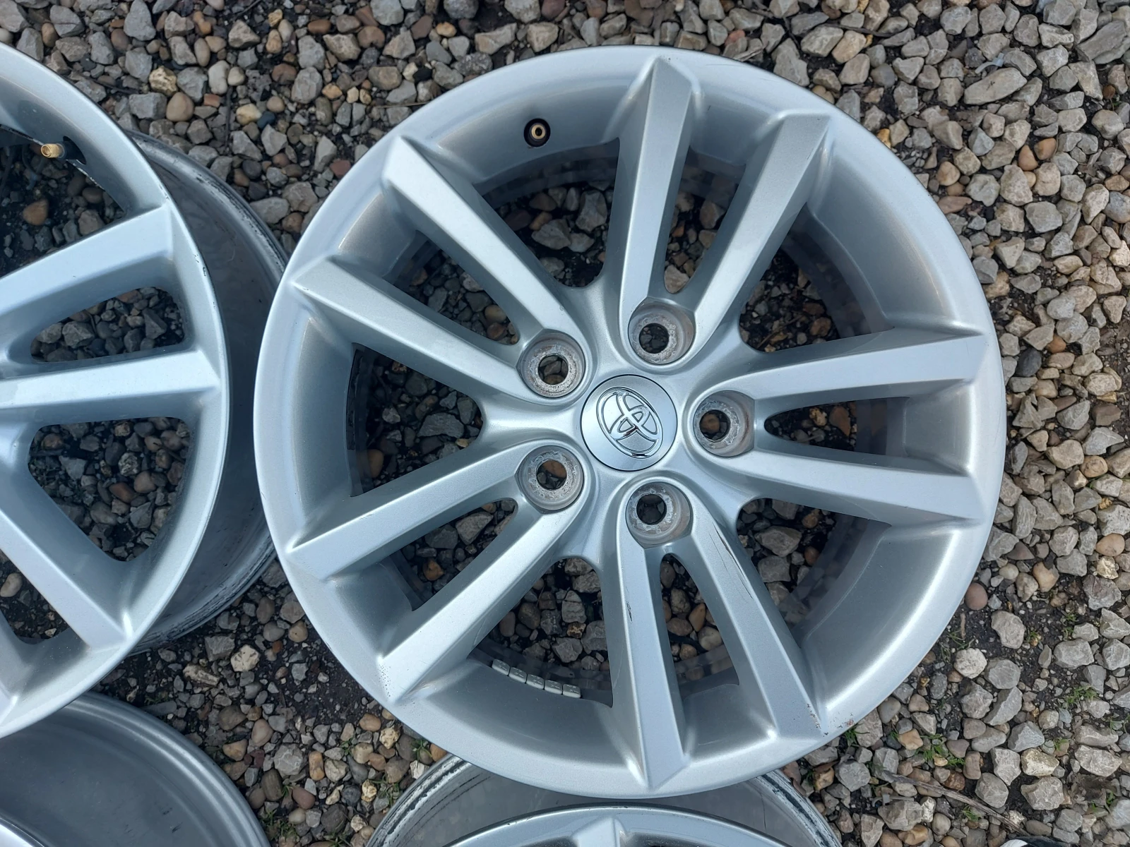 Джанти за Toyota Auris, снимка 4 - Гуми и джанти - 53742220