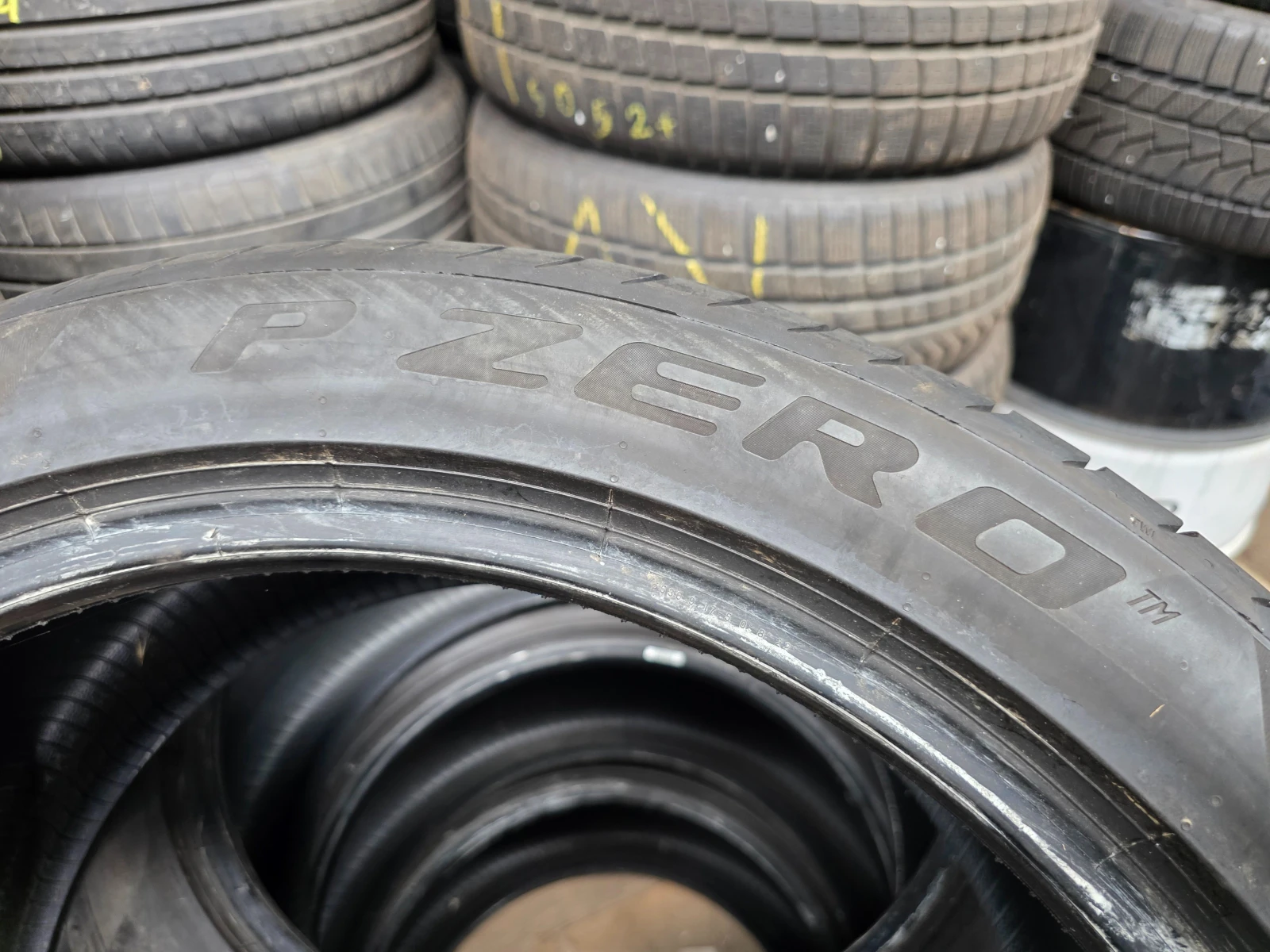 Гуми Летни 315/35R21, снимка 4 - Гуми и джанти - 55477401