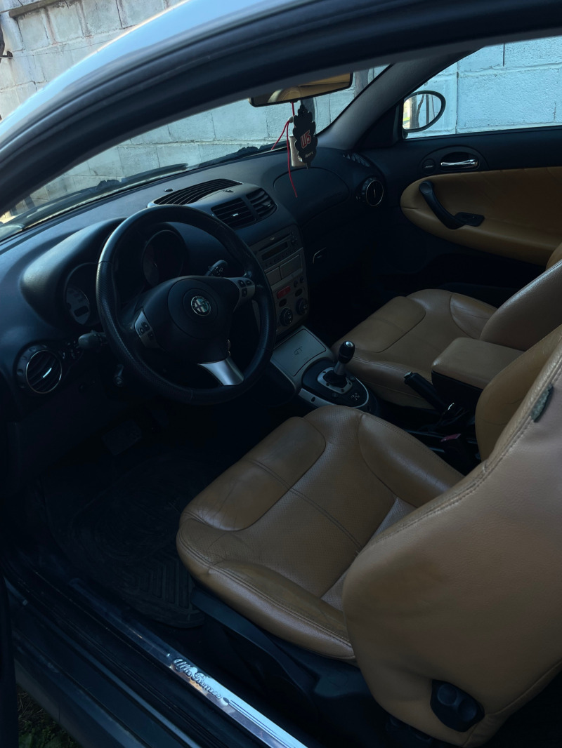 Alfa Romeo Gt GT 2.0 JTS, снимка 5 - Автомобили и джипове - 45163304