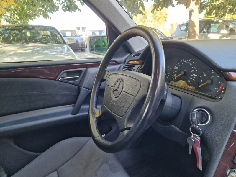 Mercedes-Benz E 250 2.5tdi-150k.s, снимка 12 - Автомобили и джипове - 47179512