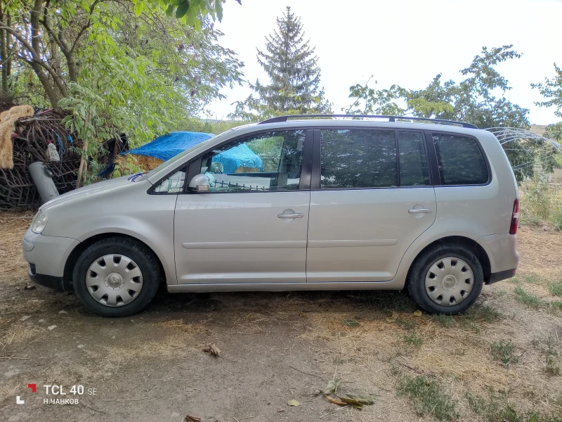 VW Touran 1.6 fsi, снимка 4 - Автомобили и джипове - 47338155