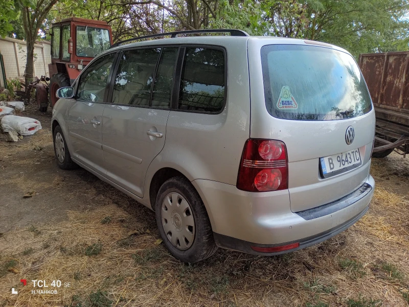 VW Touran 1.6 fsi, снимка 6 - Автомобили и джипове - 47338155