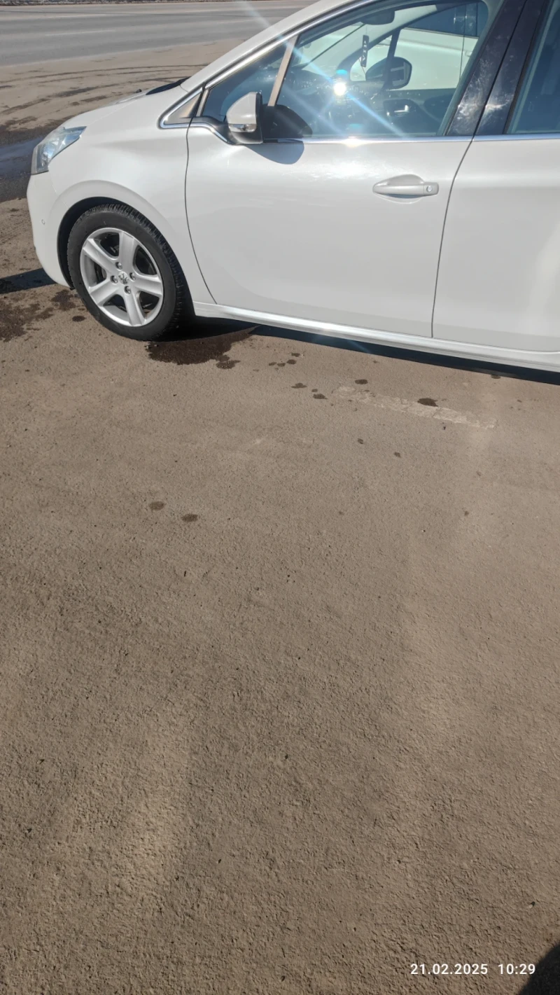 Peugeot 208 1.6 HDI, снимка 6 - Автомобили и джипове - 49270033