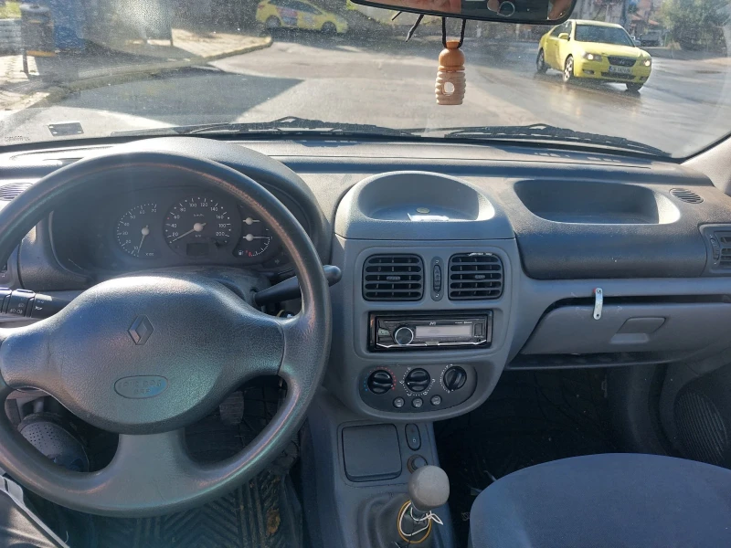 Renault Clio, снимка 4 - Автомобили и джипове - 49418643