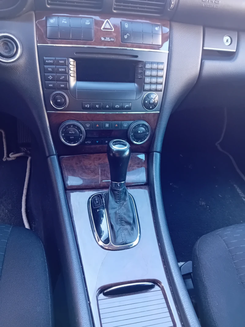 Mercedes-Benz C 220 W203-фейслифт, снимка 9 - Автомобили и джипове - 52914130