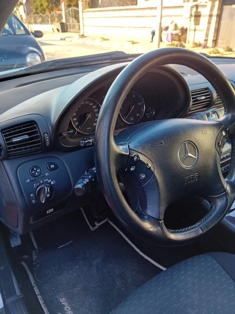 Mercedes-Benz C 220 W203-фейслифт, снимка 8 - Автомобили и джипове - 52914130