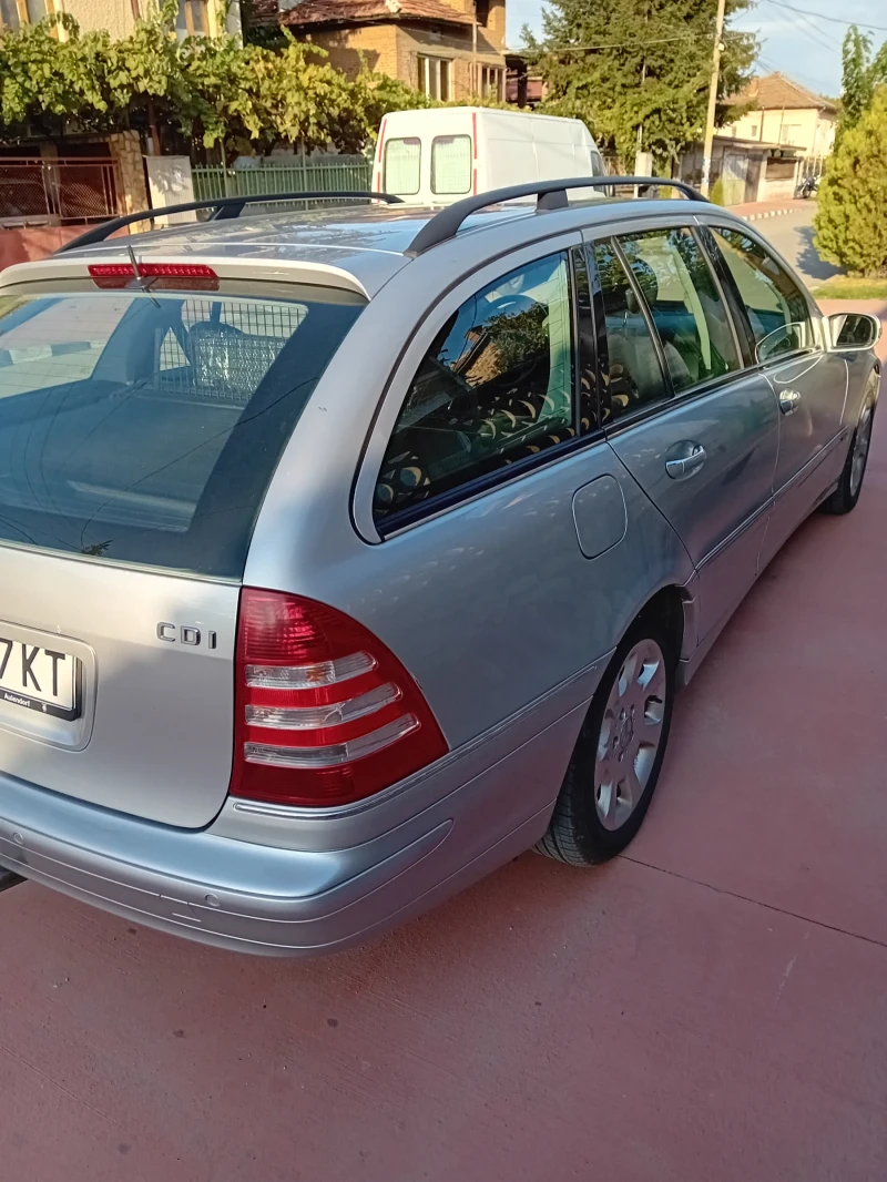 Mercedes-Benz C 220 W203-фейслифт, снимка 6 - Автомобили и джипове - 52914130