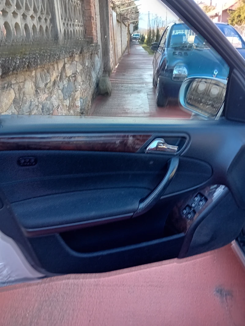 Mercedes-Benz C 220 W203-фейслифт, снимка 10 - Автомобили и джипове - 52914130