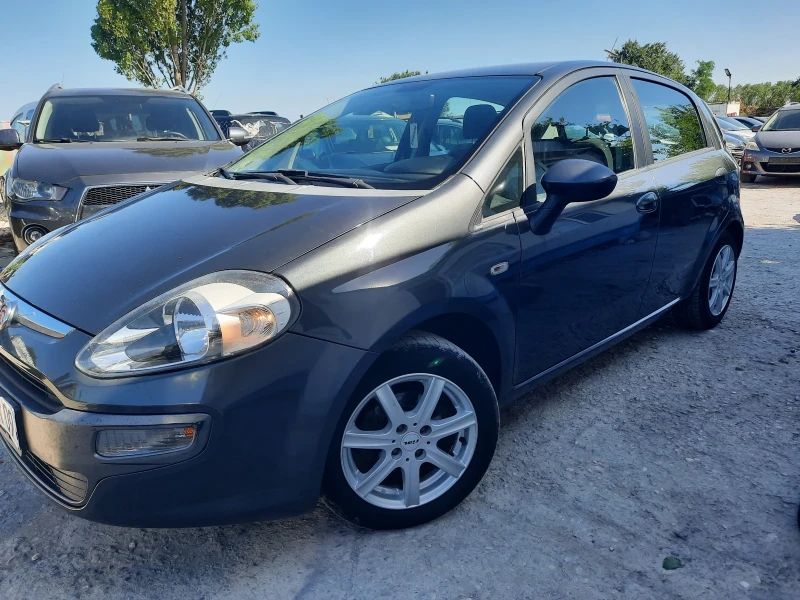 Fiat Punto 2010та 1.4i СТАРИЯ!, снимка 3 - Автомобили и джипове - 52211642