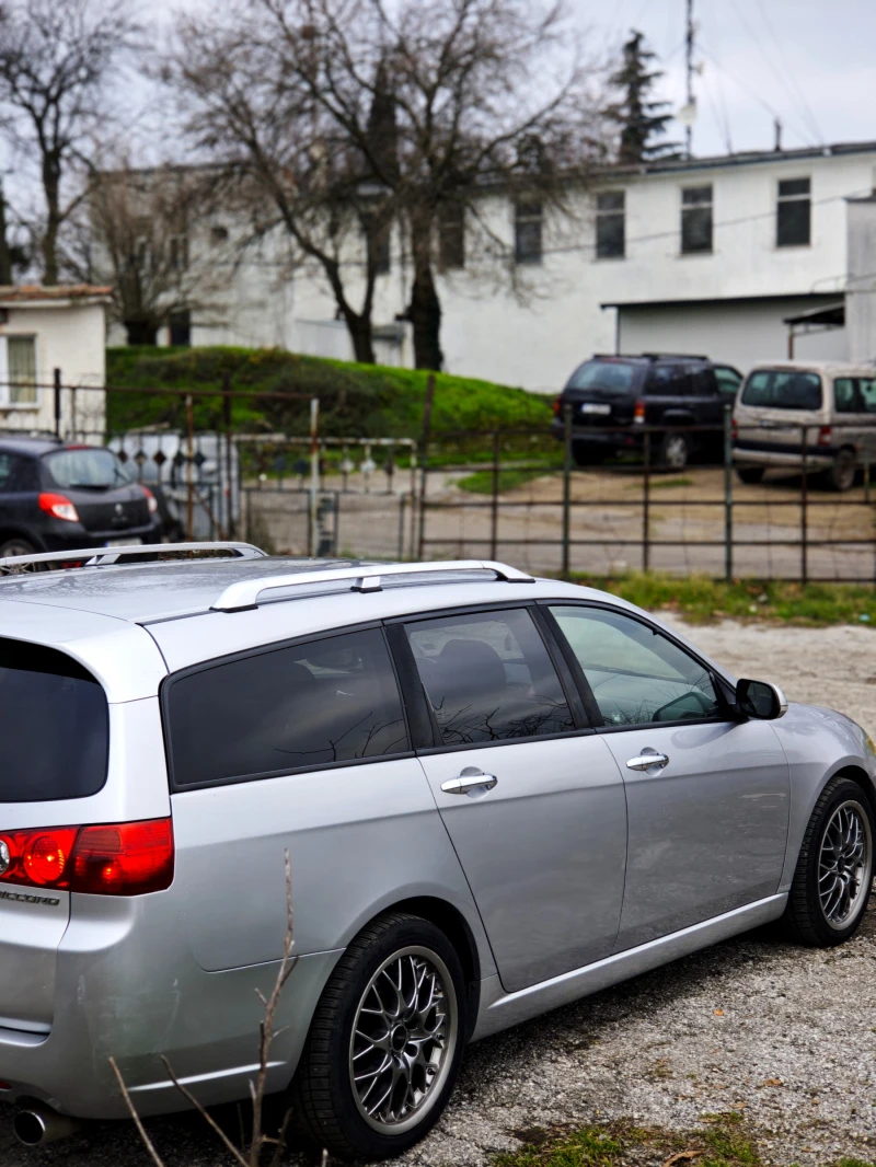 Honda Accord 2.4Executive, снимка 4 - Автомобили и джипове - 52895211