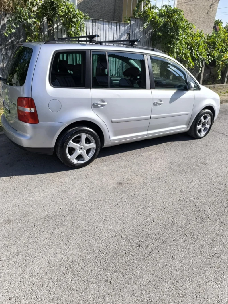VW Touran ., снимка 4 - Автомобили и джипове - 53113237