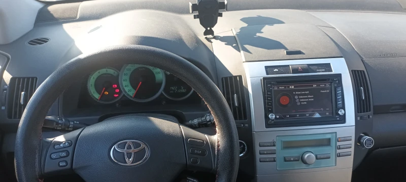 Toyota Corolla verso, снимка 11 - Автомобили и джипове - 53256202