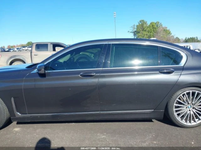 BMW 740 HEADUP* AMBIENT* LANE-ASSIST* HARMAN-KARDON* МАСАЖ, снимка 15 - Автомобили и джипове - 53109989