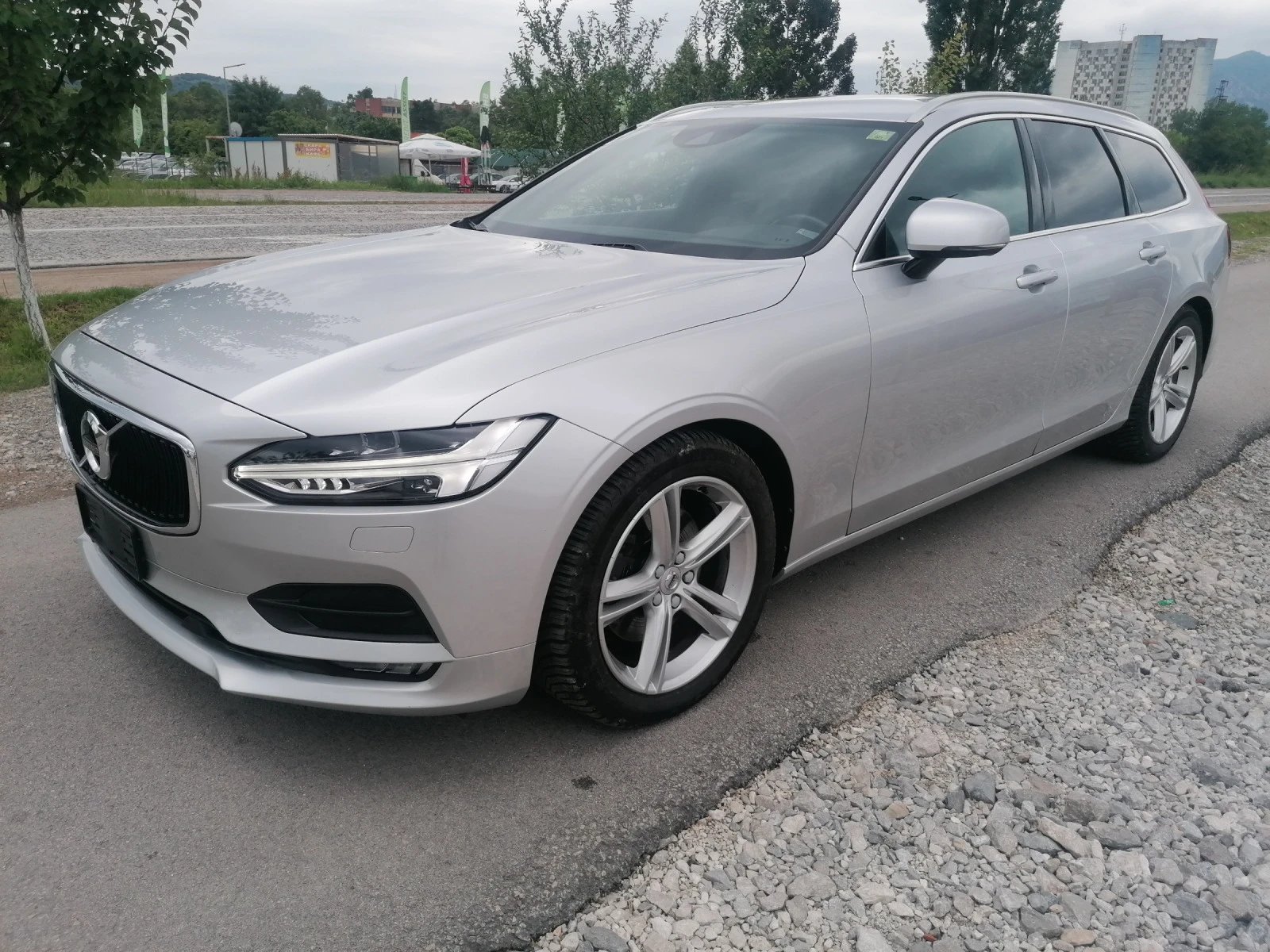 Volvo V90 D4 AWD 4x4 - изображение 2