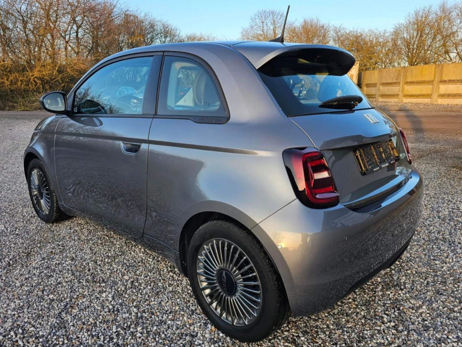 Fiat 500 e / Icon Plus / 300km range - изображение 4