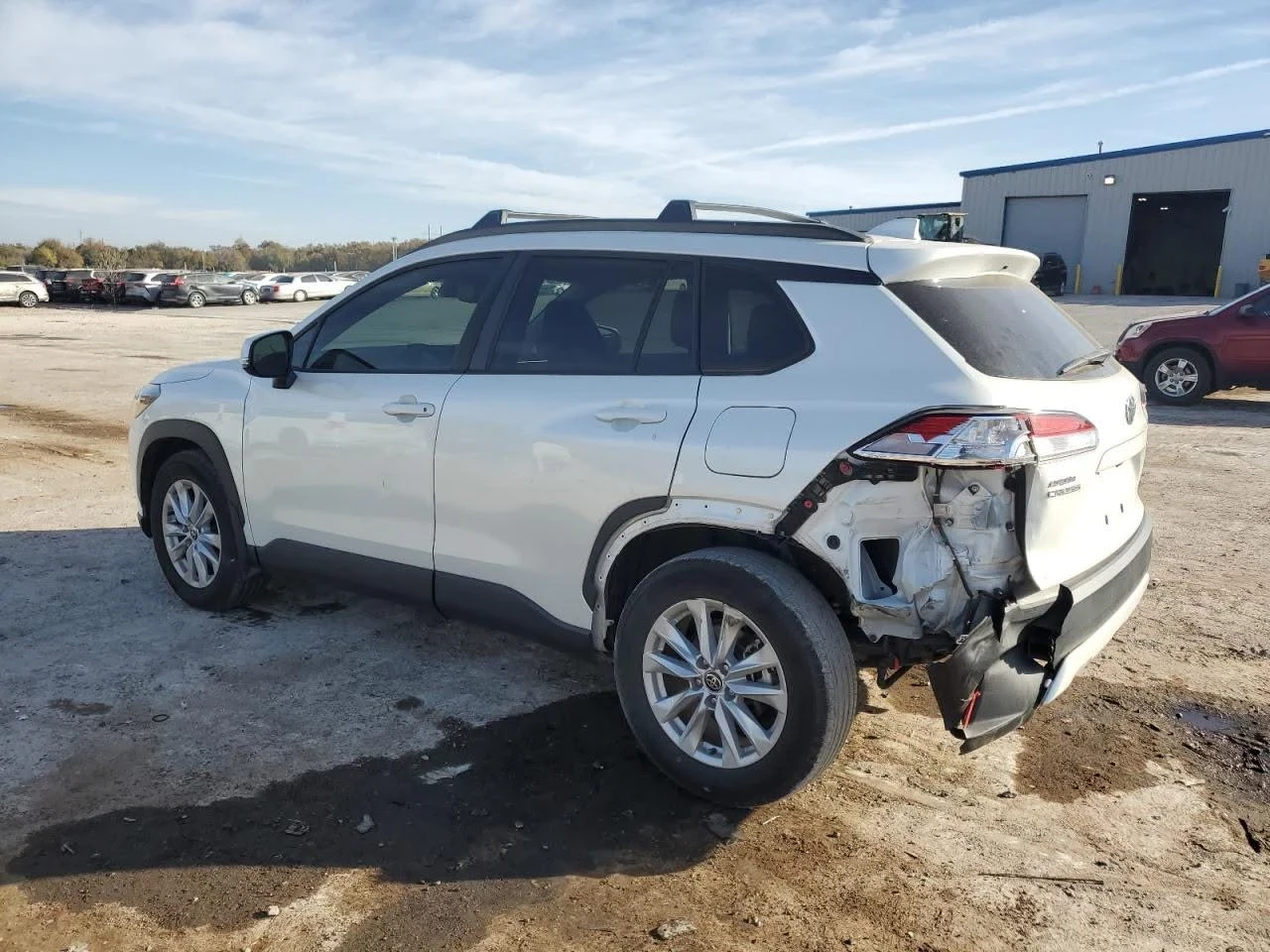 Toyota Corolla Cross LE - изображение 2