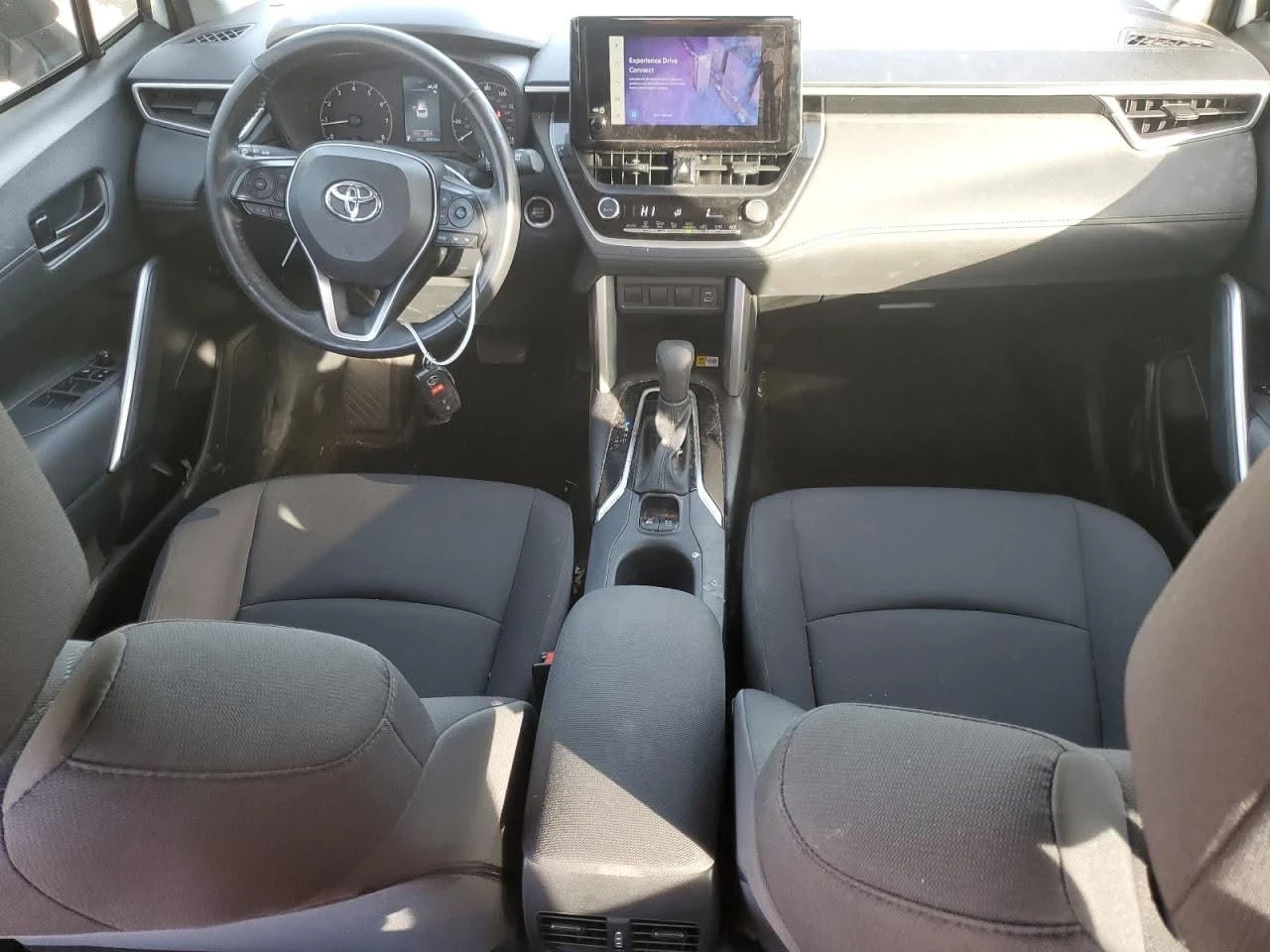 Toyota Corolla Cross LE - изображение 7