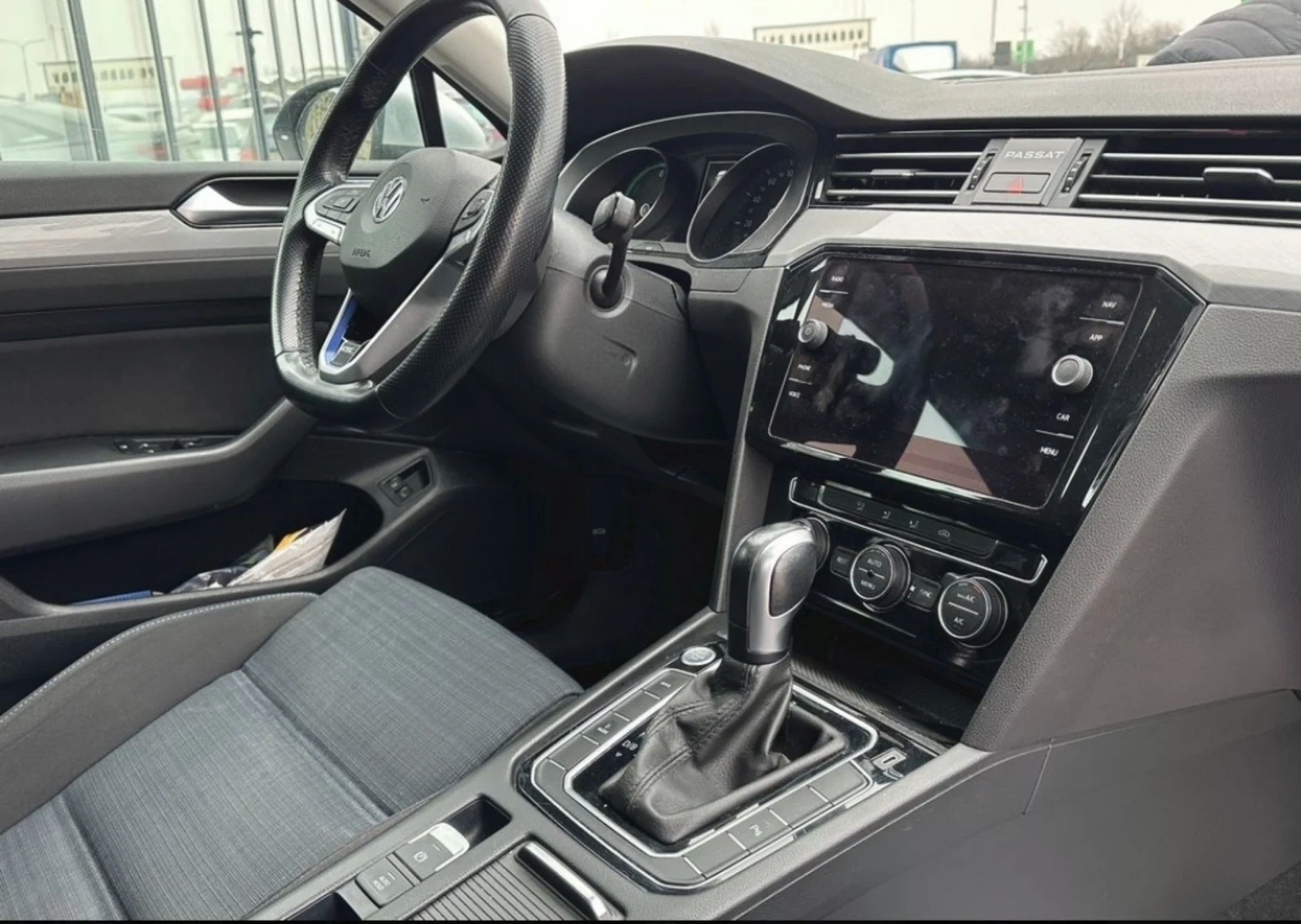 VW Passat GTE 1.4 Hybrid  DSG - изображение 9