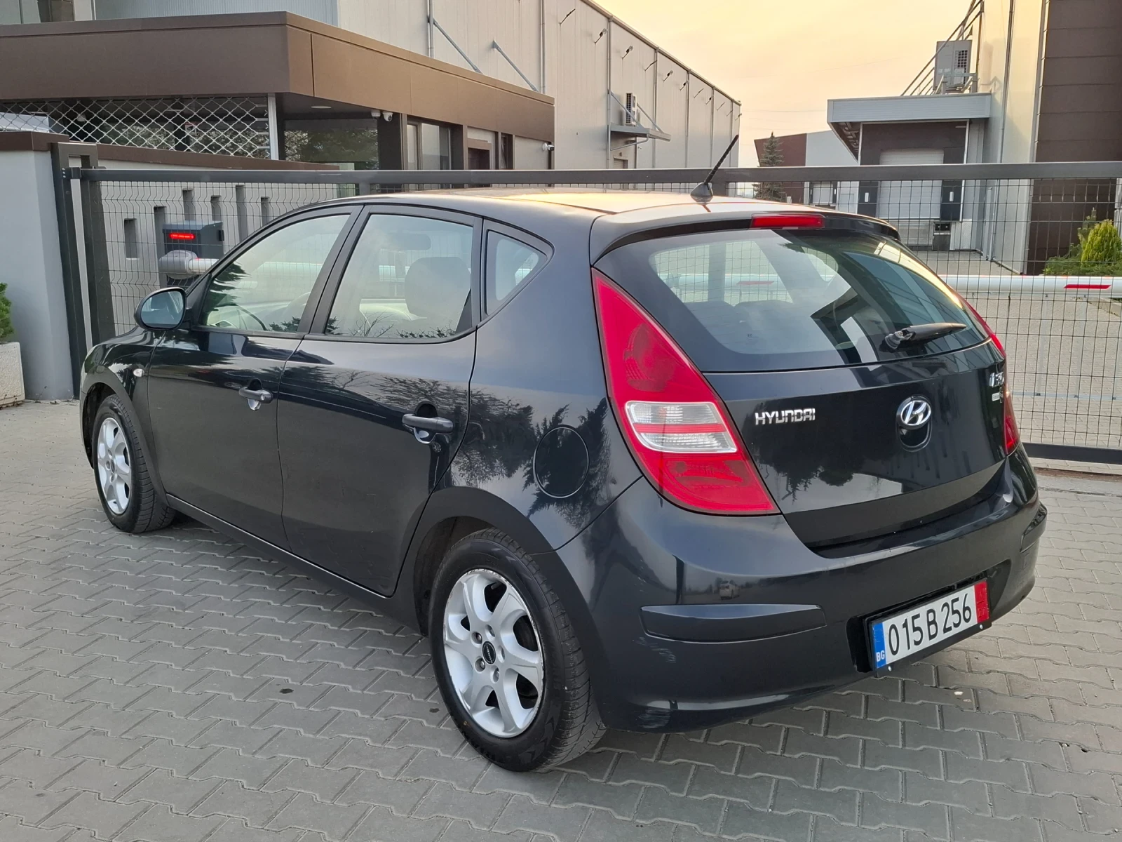 Hyundai I30 1.4i* (109кс)* * HОВ ВНОС* * , снимка 6 - Автомобили и джипове - 54184276